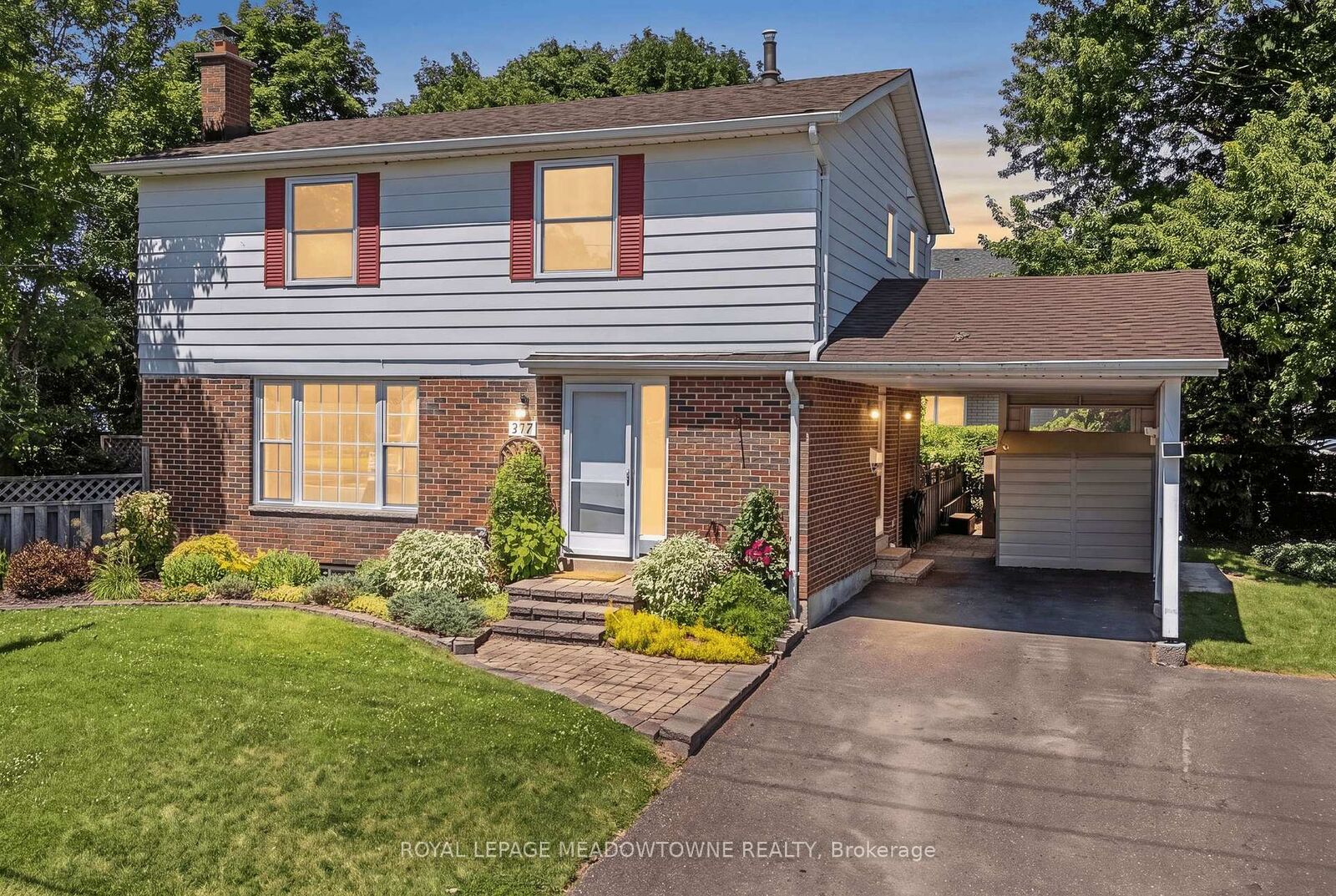 Property Photo: 377 Delrex Boulevard ON L7G 4H6