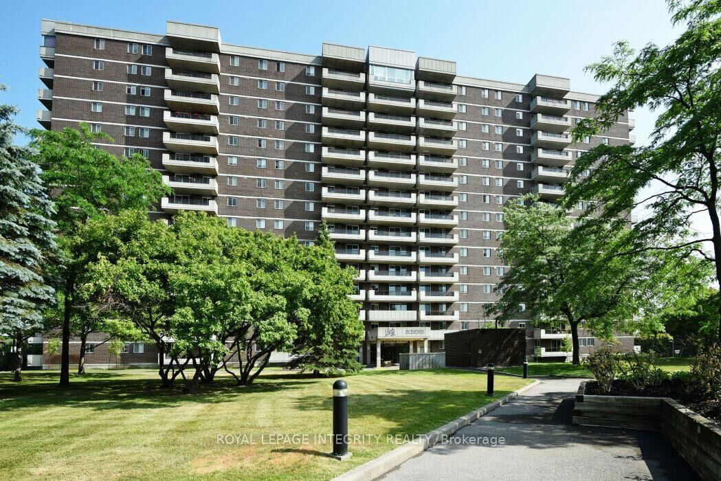 Property Photo: 1705 Playfair Drive 810 ON K1H 8P6