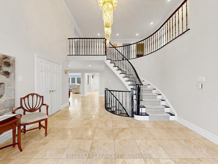 Property Photo: 9 Westpoint Court ON L4B 2V6