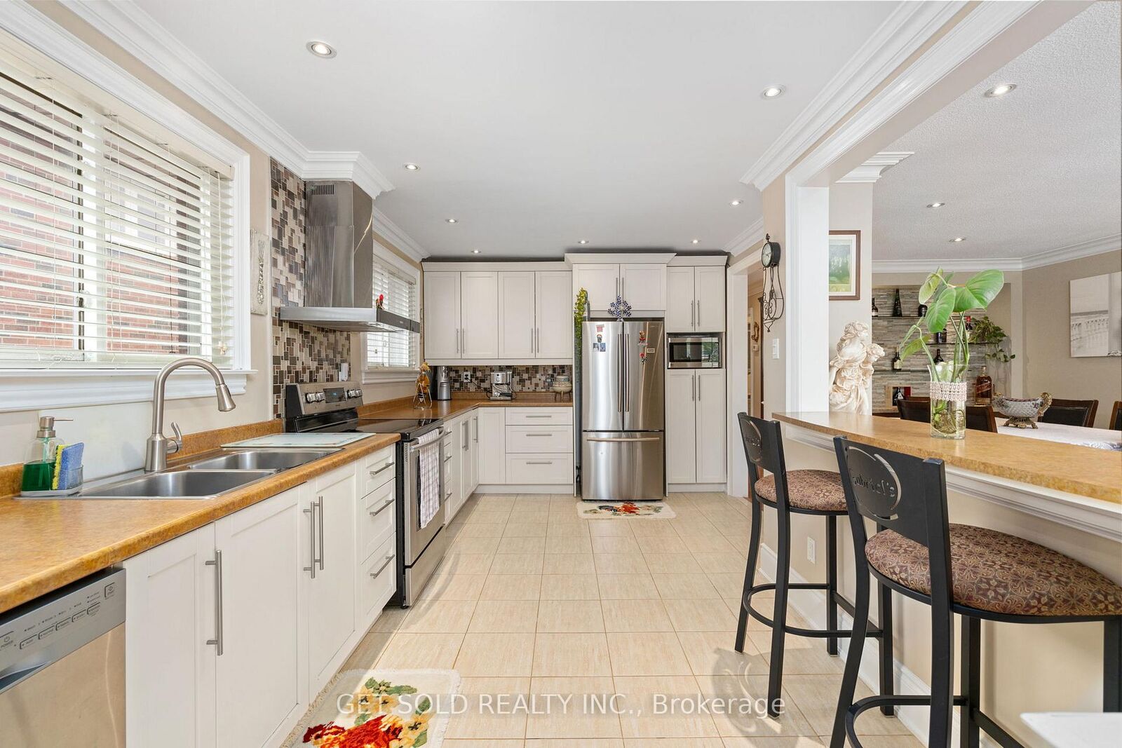 Property Photo:  238 Firgrove Crescent  ON M3N 1K8 