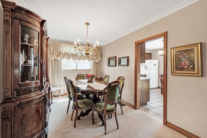 65 Orchardcroft Crescent — photo 1