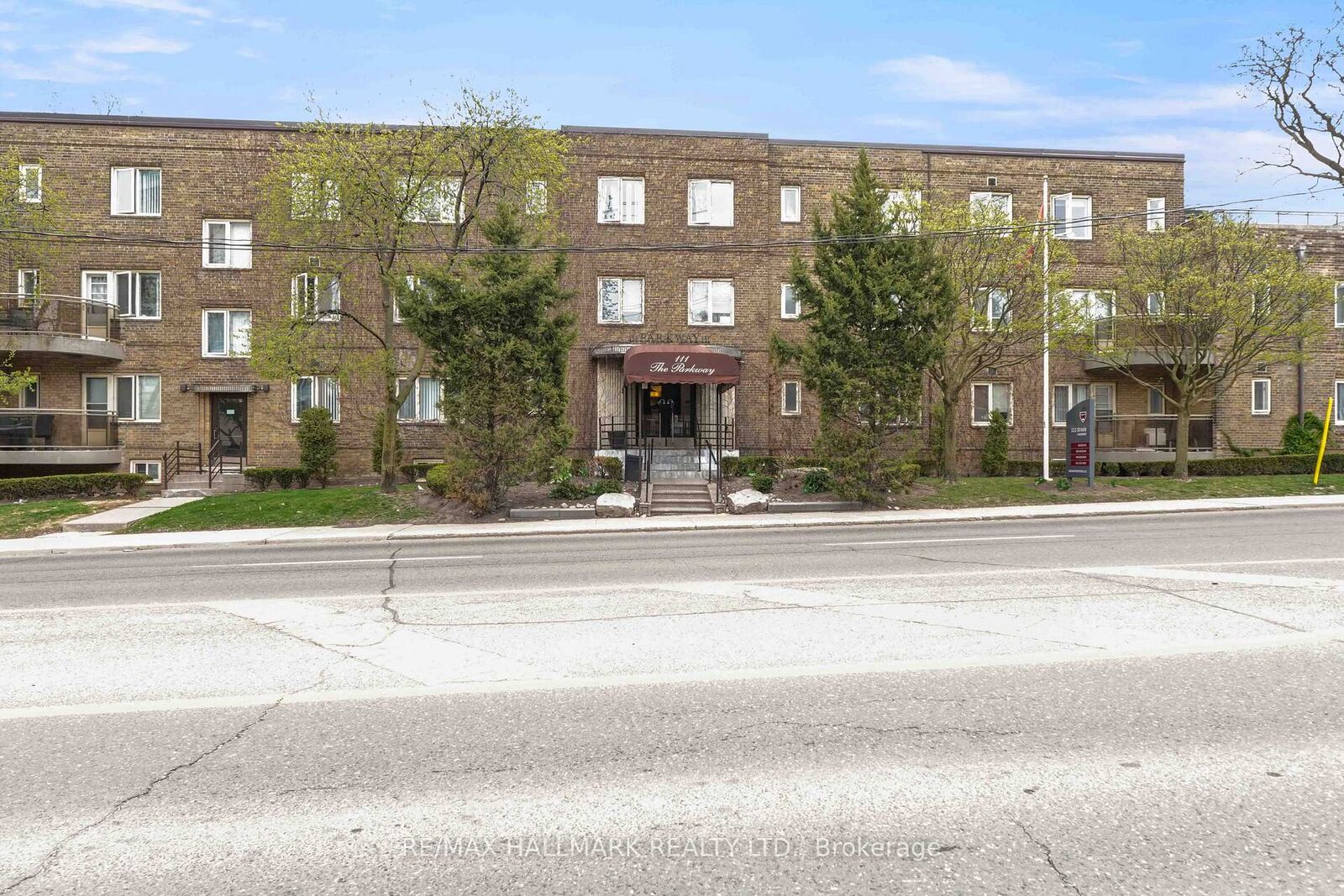 Property Photo:  111 Oriole Parkway 306  ON M5P 2G9 