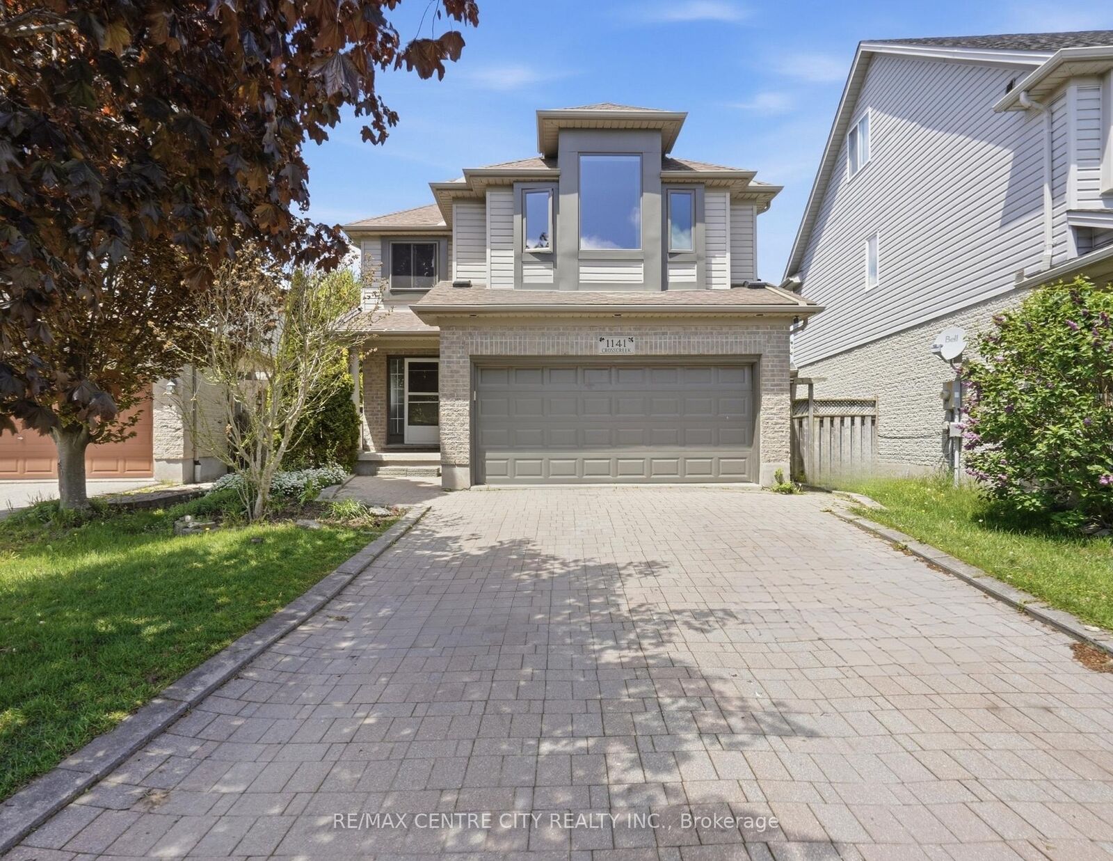 Property Photo: 1141 Crosscreek Cres Crescent ON N5Y 6H6