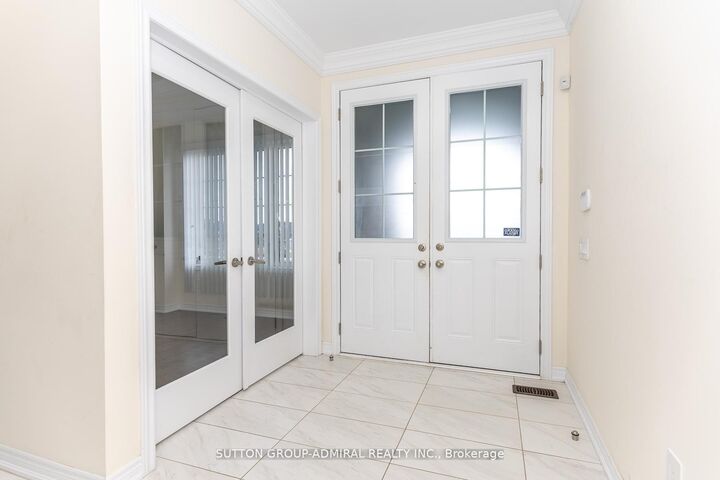 Property Photo: 30 Albert Spencer Avenue ON L7C 4G4
