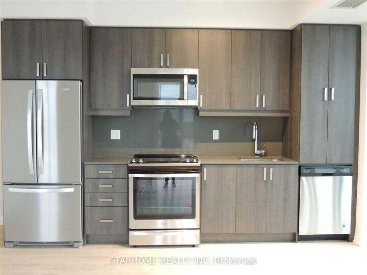 Property Photo:  7895 Jane Street 2015  ON L4K 2M7 