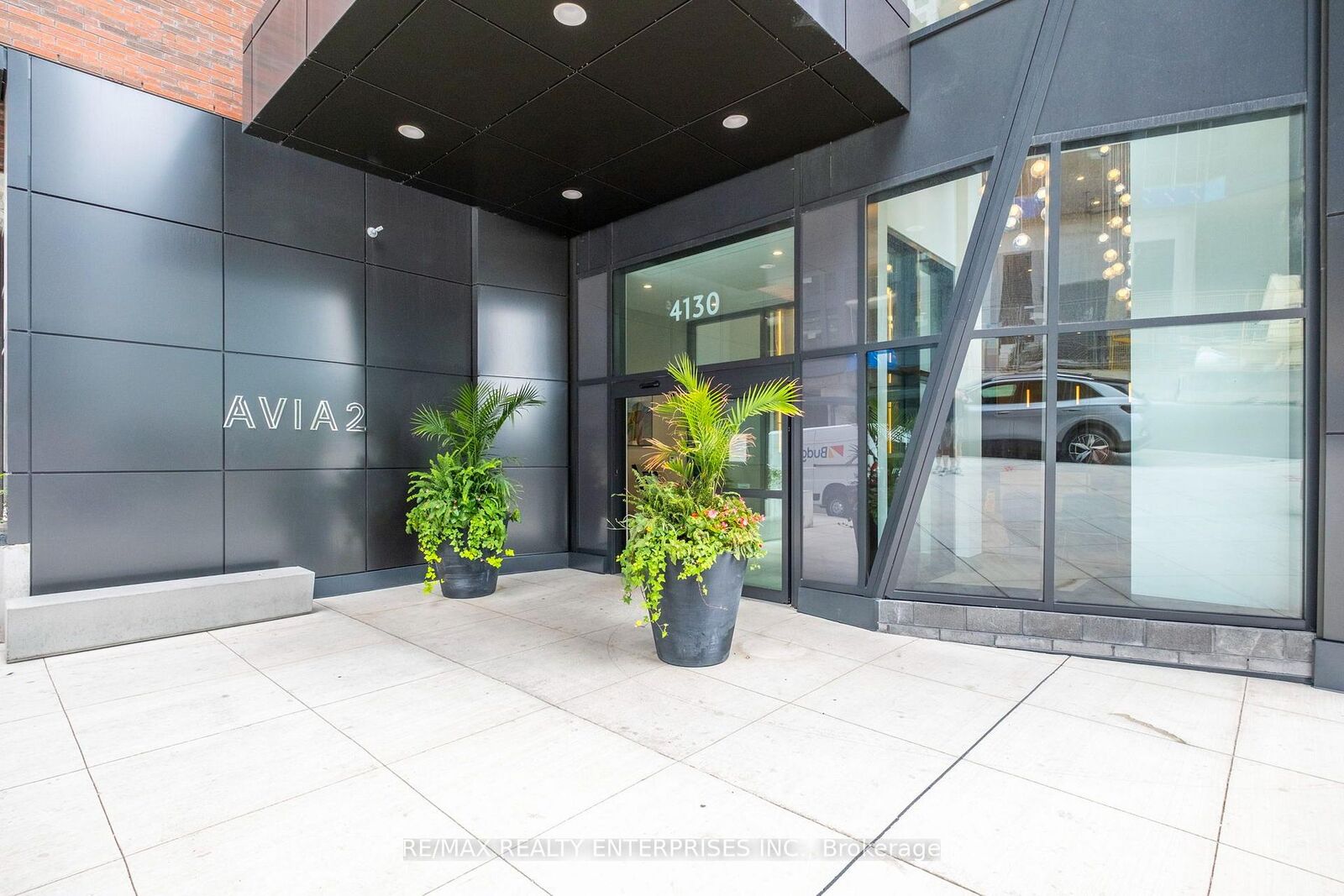 Property Photo:  4130 Parkside Village Drive 3509  ON L5B 0L7 
