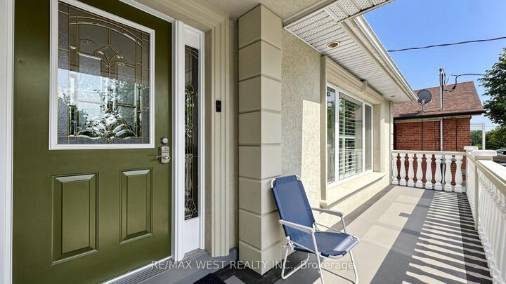 555 McCowan Road — photo 1