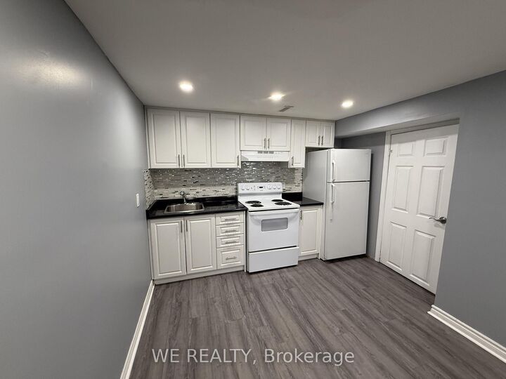 Property Photo:  501 Lancelot Crescent Lower  ON L1K 1J9 