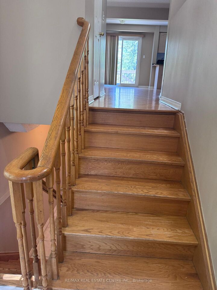 Property Photo: 1591 South Parade Court 30 ON L5M 6G1