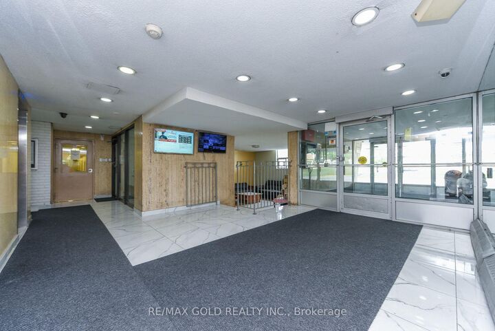 Property Photo: 2645 Kipling Avenue 812 ON M9V 3S6