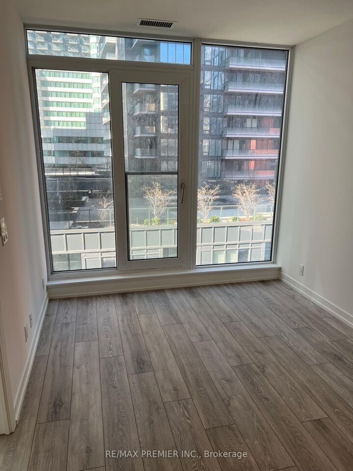 Property Photo: 55 Mercer Street 1007 ON M5V 0W4