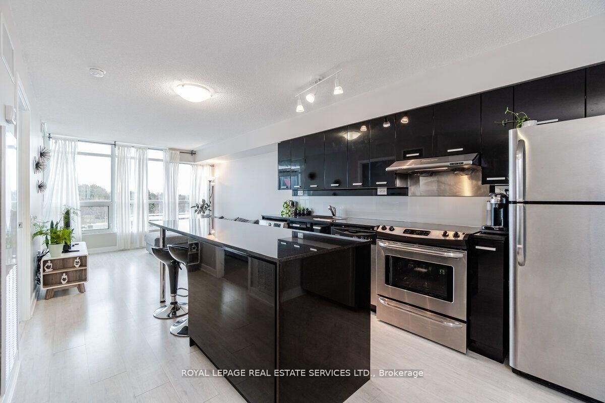 Property Photo:  15 Singer Court 306  ON M2K 0B4 