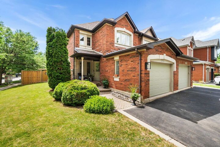 Property Photo:  6916 Yarrow Avenue  ON L5N 7A1 