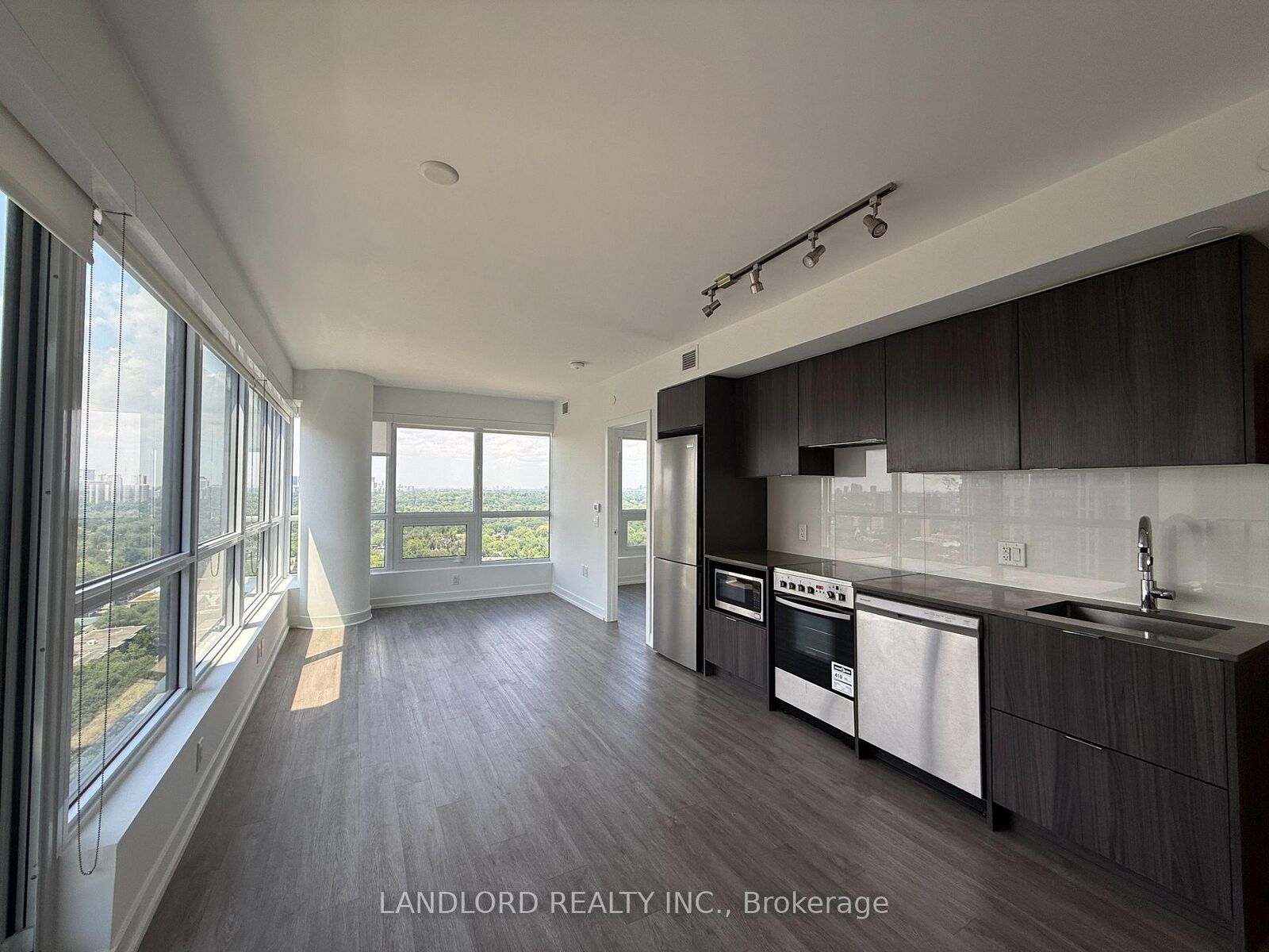 Property Photo: 395 Bloor Street E 2305 ON M4W 0B4