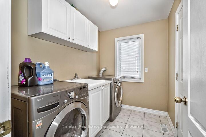 Property Photo:  2355 Hilda Drive  ON L6H 7M9 