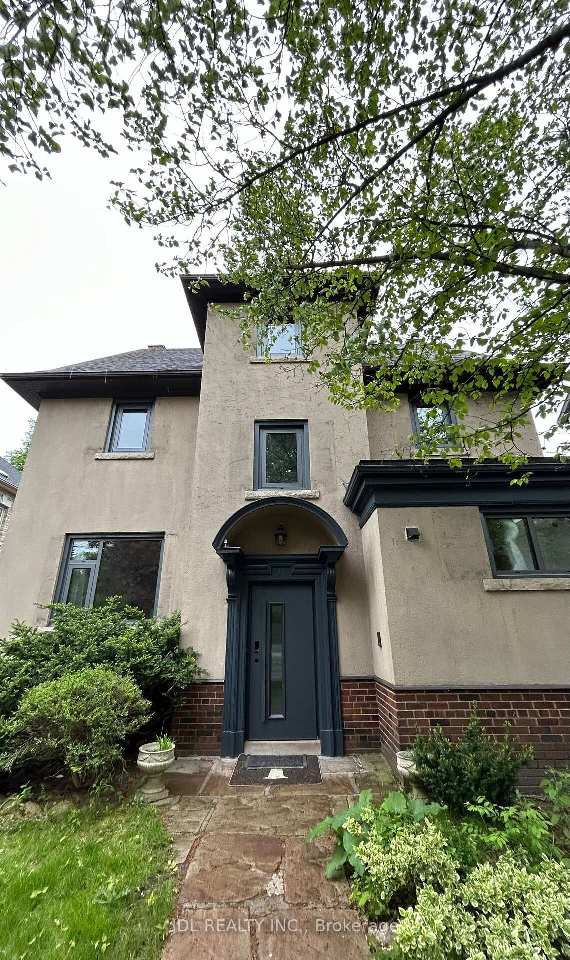 Property Photo:  19 Glengrove Ave Avenue Bsmt  ON M4N 1E6 