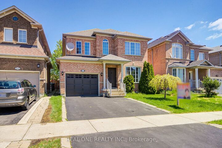 Property Photo: 5827 Rainspring Drive ON L5M 6X6