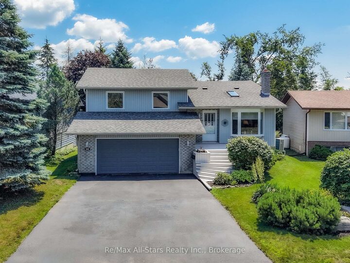 16 Cedartree Lane — photo 1