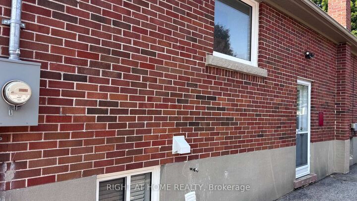Photo de la propriété:  292 Farewell Street Lower  ON L1H 6L9 