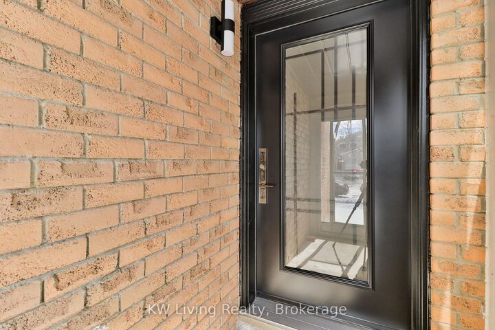 Property Photo:  105 Chloe Crescent  ON L3S 2H9 