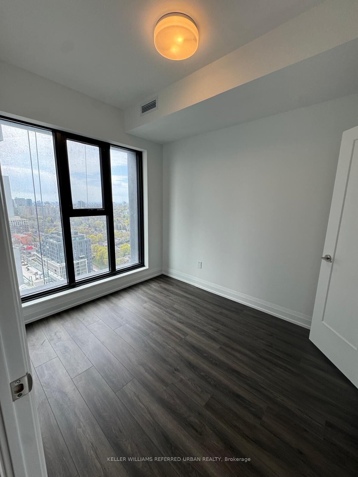 Property Photo: 20 Soudan Avenue 2204 ON M4S 0E2