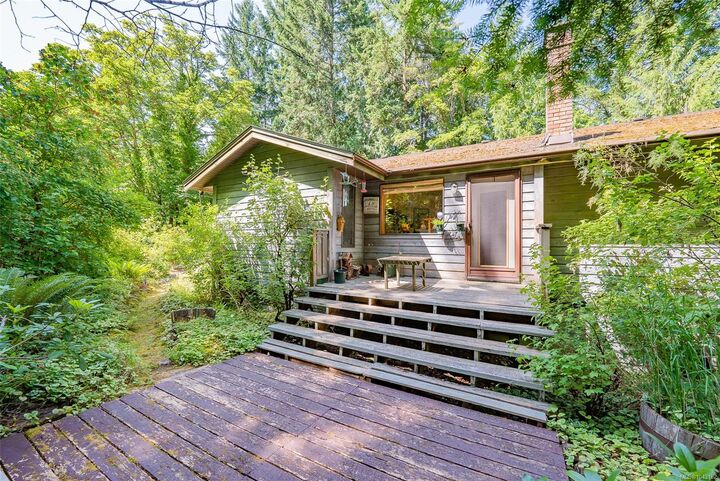 Property Photo: 2146 Pauls Rd BC V9X 1N8