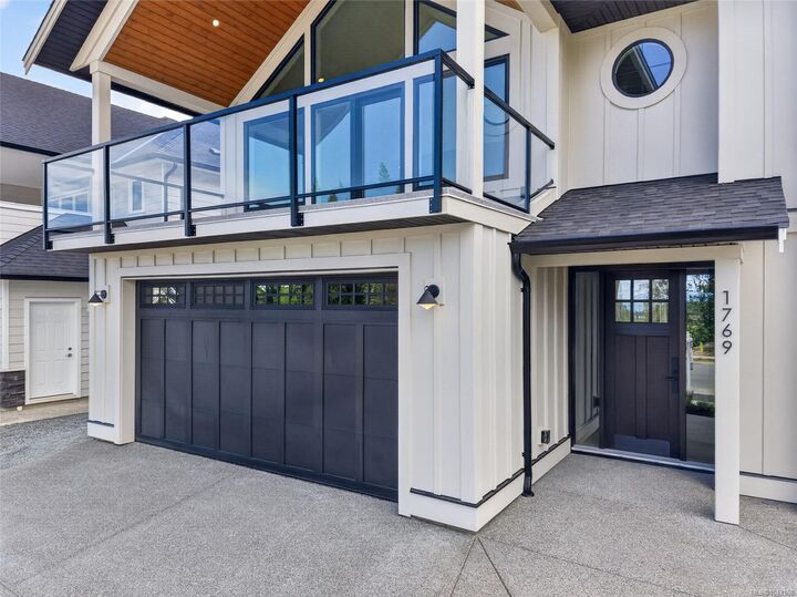 Property Photo: 1725 Crown Isle Blvd BC V9N 0K1