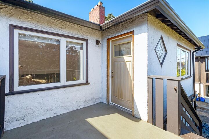 Property Photo: 1645 Haultain St BC V8R 2K8