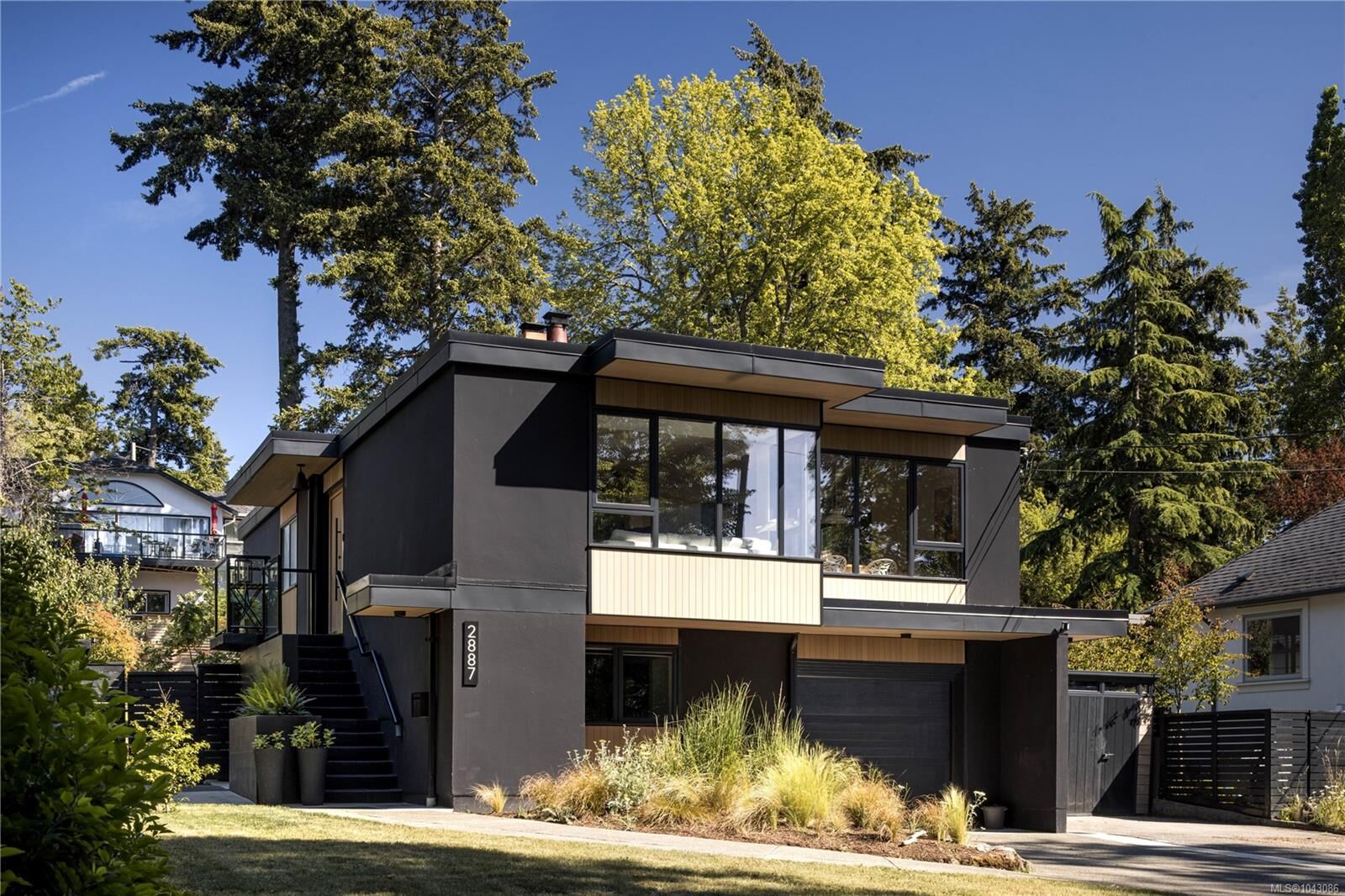 Property Photo: 2887 Colquitz Ave BC V9A 2L9