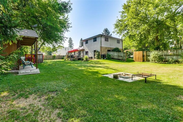 Property Photo: 9 Wellington Street ON N0M 1B0