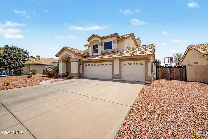 Property Photo: 7641 W Maui Lane AZ 85381