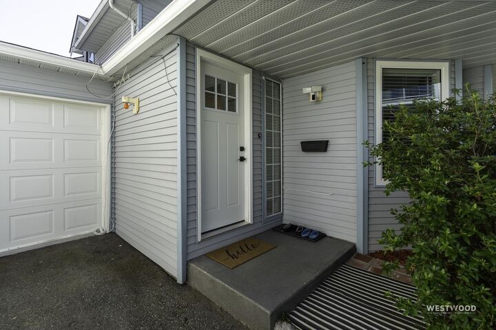 Property Photo: 19236 119 Avenue 1 BC V3Y 2E8