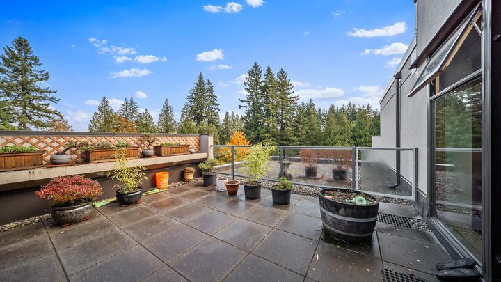 Property Photo: 4900 Cartier Street 404 BC V6M 4H2