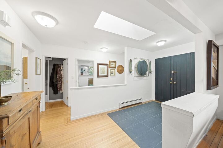 Property Photo: 507 Jefferson Avenue BC V3J 3T7