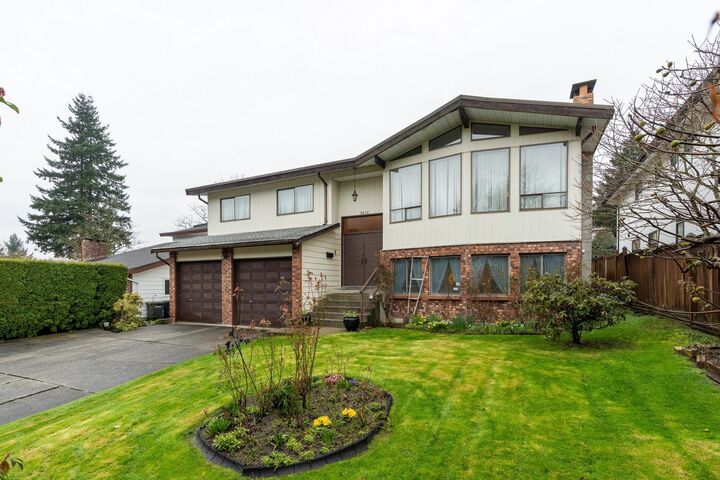 7615 Lawrence Drive — photo 1