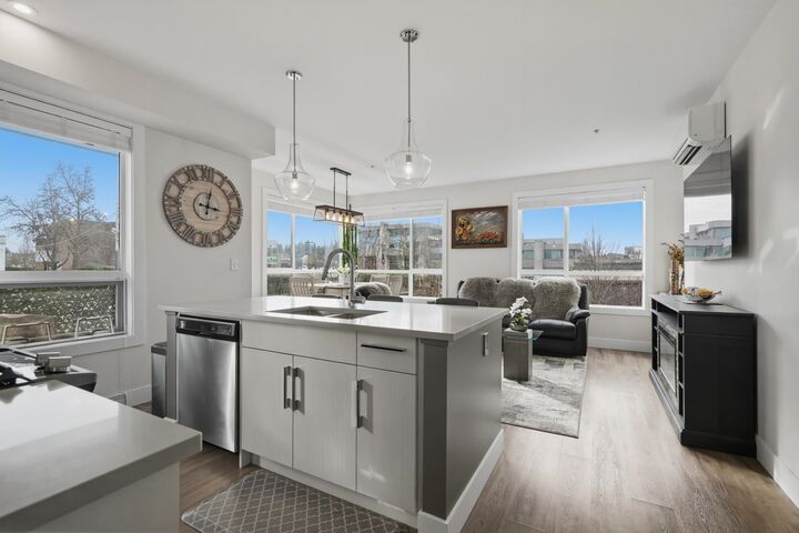 Property Photo: 32838 Ventura Avenue Avenue 212 BC V2S 0M5