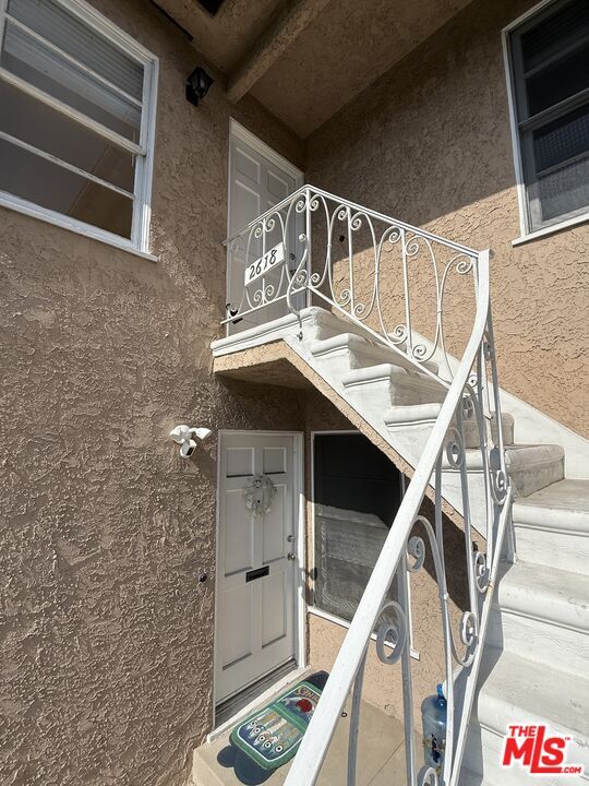 Property Photo: 2616 S Barrington Ave CA 90064