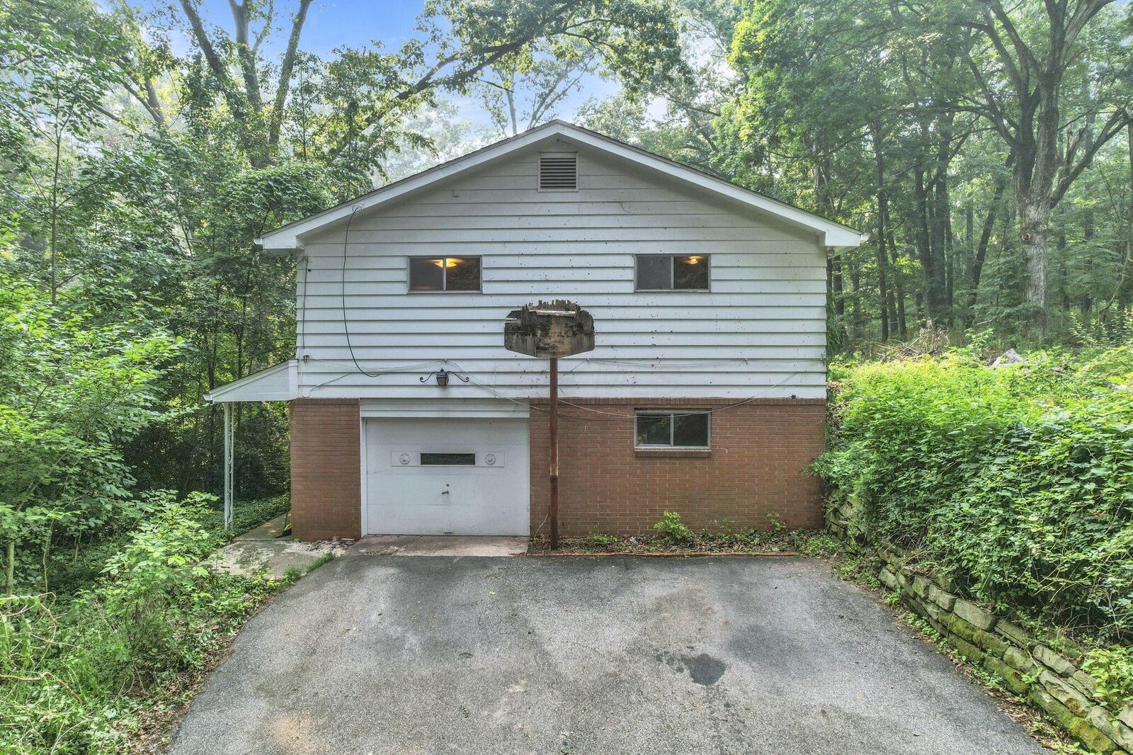 Property Photo: 630 Cedar Run NE Road OH 43055