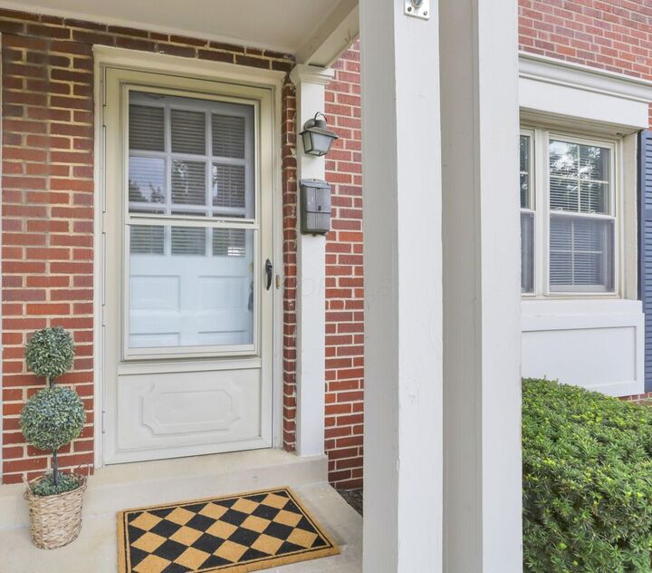 Property Photo:  1810 Kings Court  OH 43212 