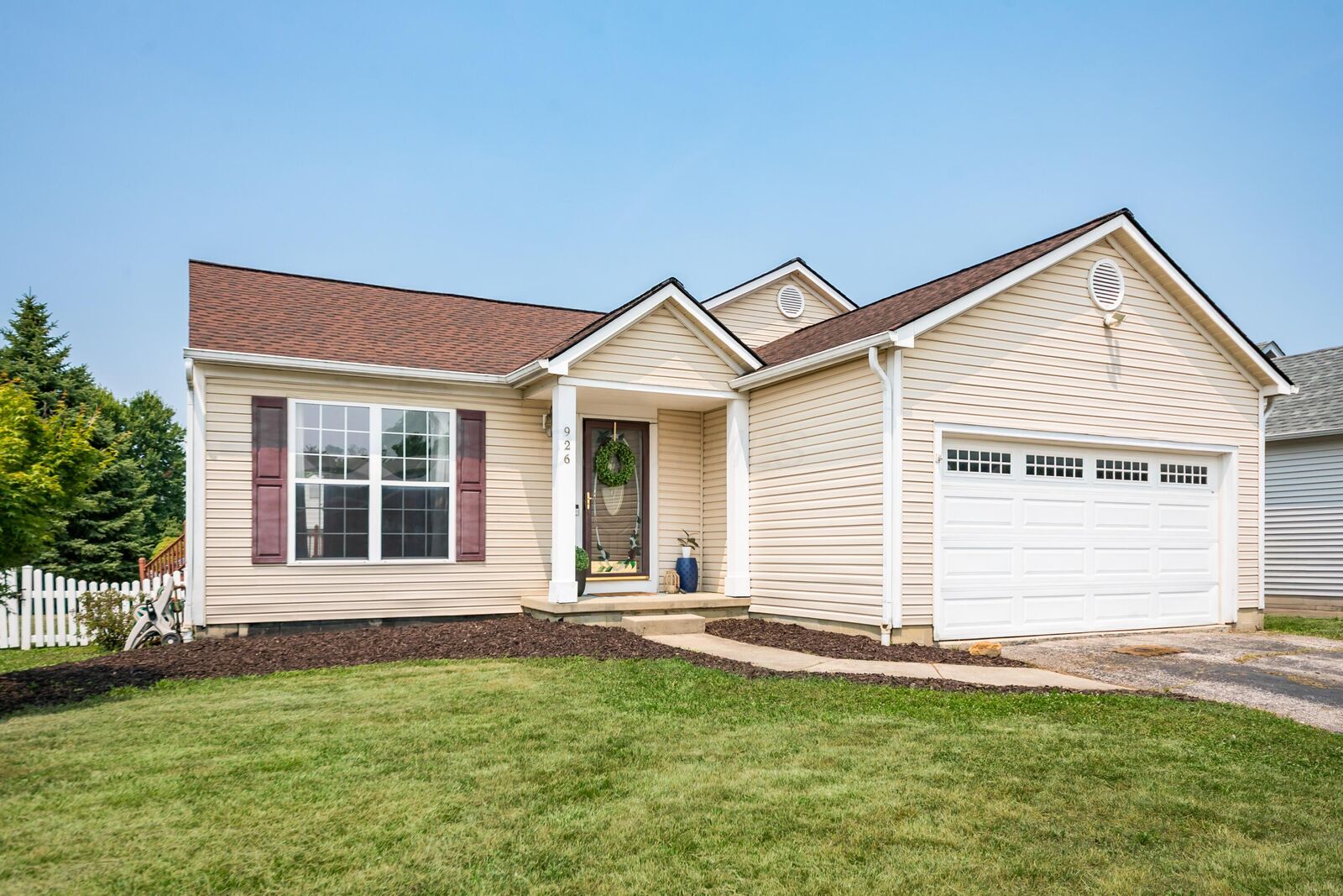 Property Photo: 926 Robmeyer Drive OH 43207