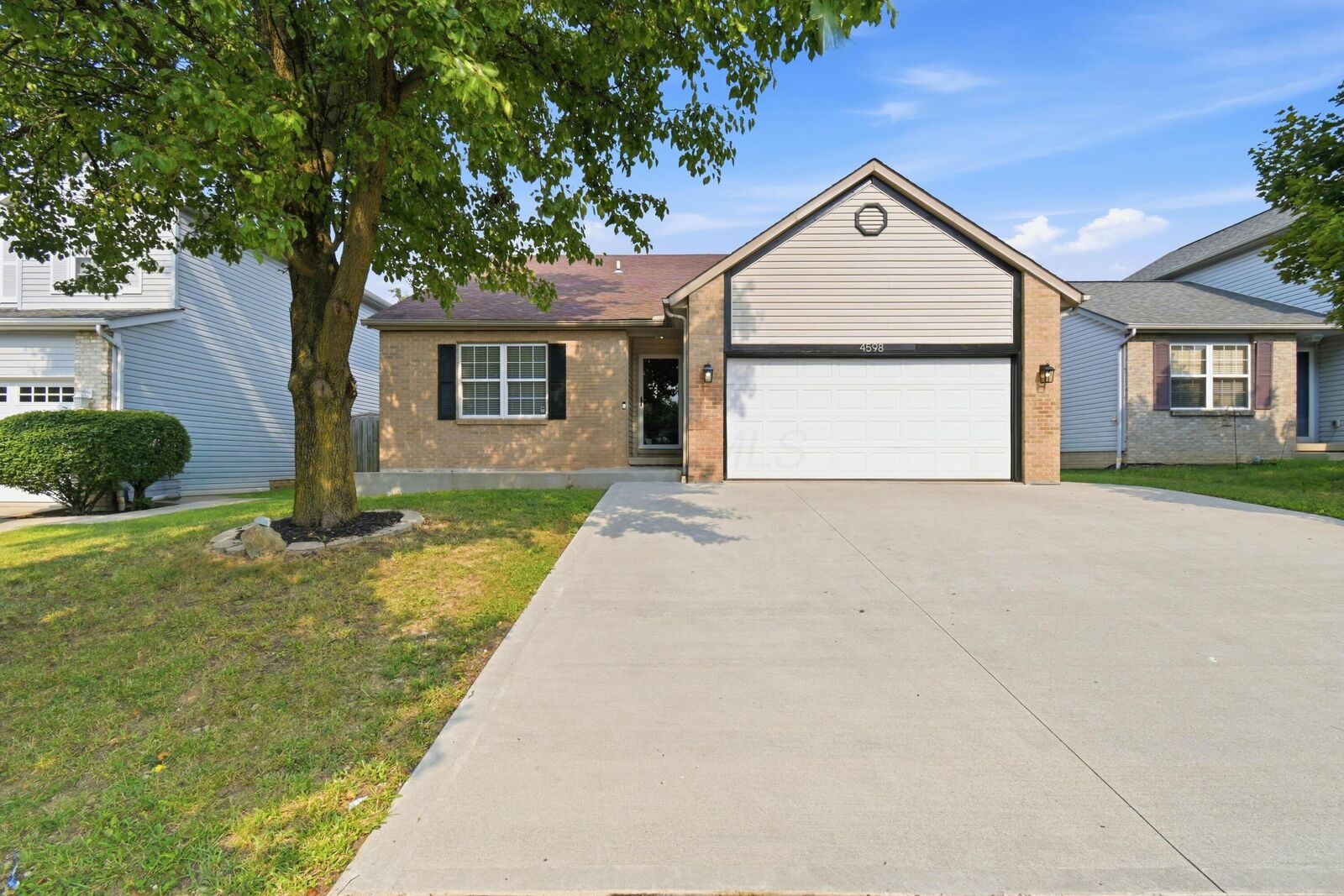 Property Photo:  4598 Parkwick Drive  OH 43228 