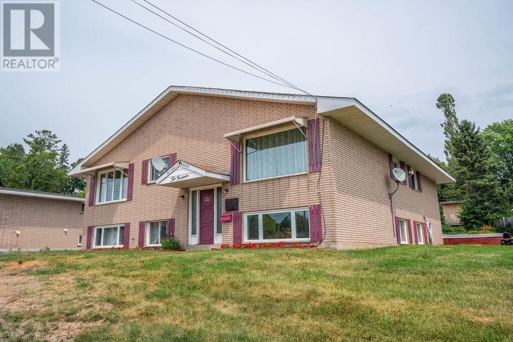 Property Photo:  1014 Peoples Rd  ON P6C 3W2 