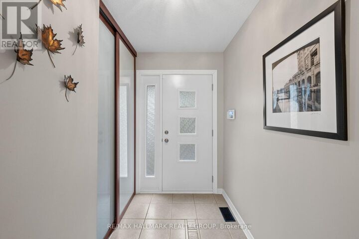 Property Photo:  44 Dunbarton Court  ON K1K 4L4 
