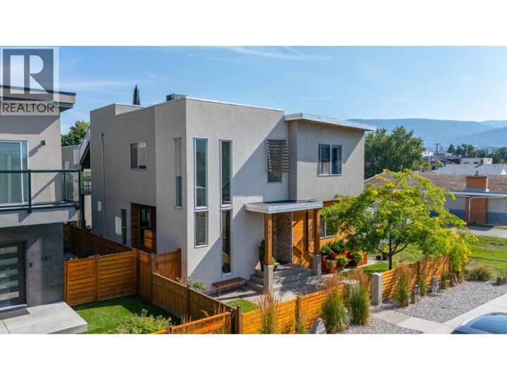 581 Churchill Avenue — photo 1