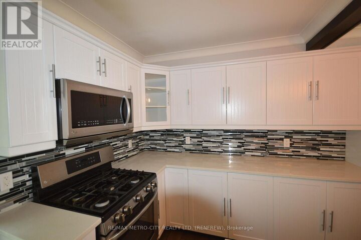 Property Photo: 447 Raglan Street South ON K7V 1R9