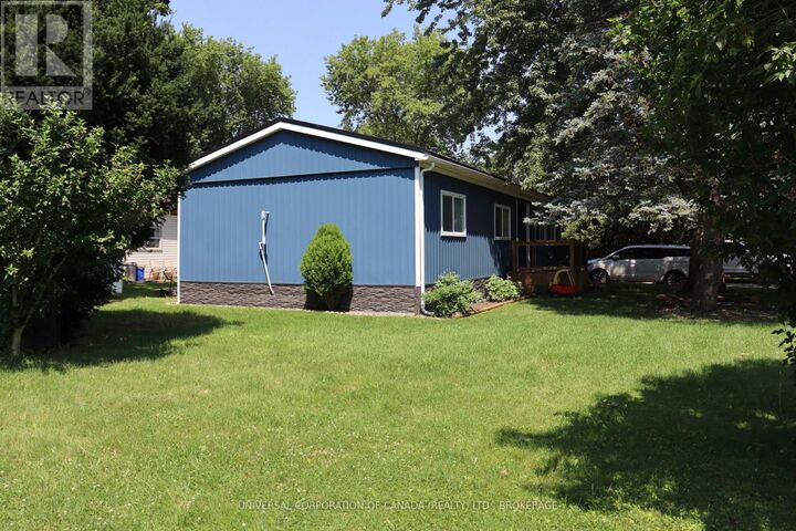 Property Photo: 7 Maple St Street East ON N0L 1C0