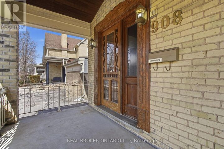Property Photo:  908 William Street  ON N5Y 2S6 