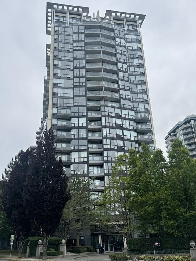 Property Photo: 10899 University Drive 404 BC V3T 5V2
