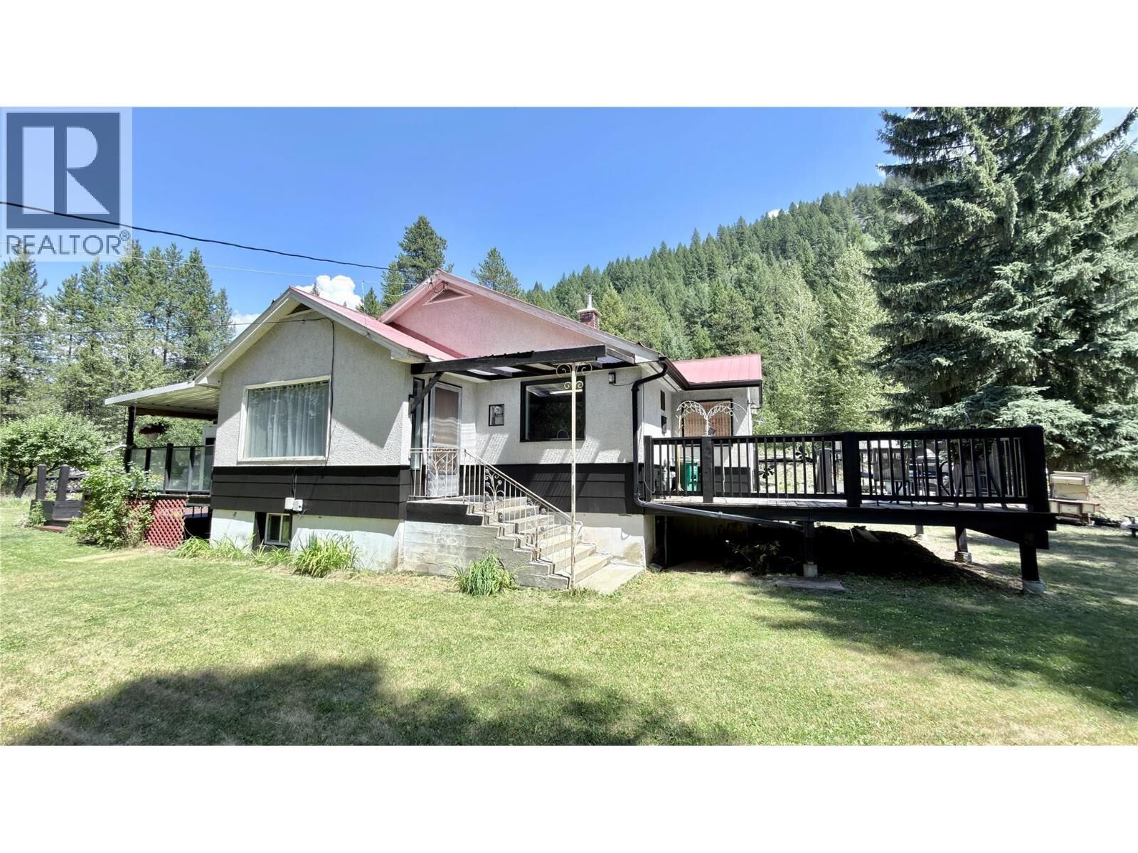 Property Photo: 656 Strathmore Avenue BC V0H 1J0