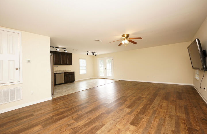 Property Photo: 611 Bullock Boulevard FL 32578